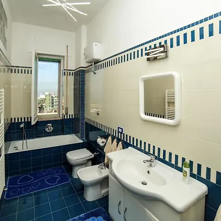 Camy House - De Vivo Realty Apartment