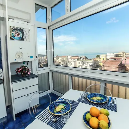 Camy House - De Vivo Realty Apartment