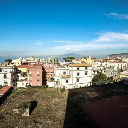 Camy House - De Vivo Realty Apartment *